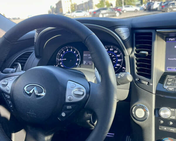 Черный Инфинити QX70, объемом двигателя 5 л и пробегом 171 тыс. км за 18900 $, фото 46 на Automoto.ua