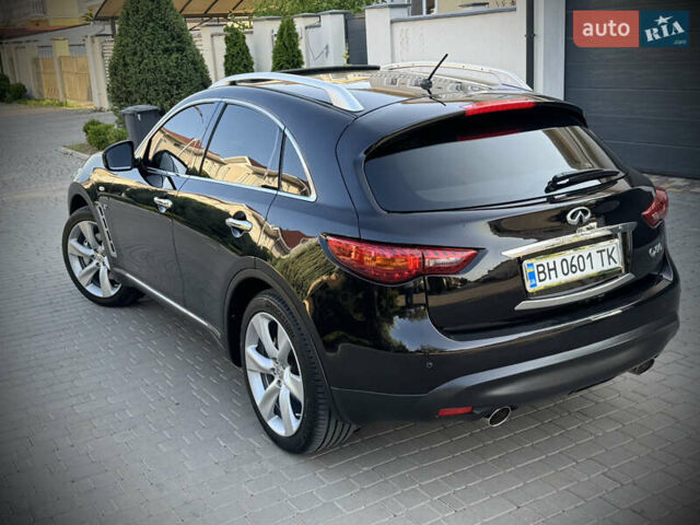 Черный Инфинити QX70, объемом двигателя 3.7 л и пробегом 118 тыс. км за 16700 $, фото 14 на Automoto.ua