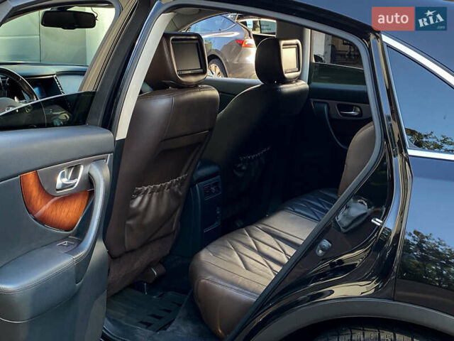 Чорний Інфініті QX70, об'ємом двигуна 2.99 л та пробігом 174 тис. км за 17000 $, фото 13 на Automoto.ua