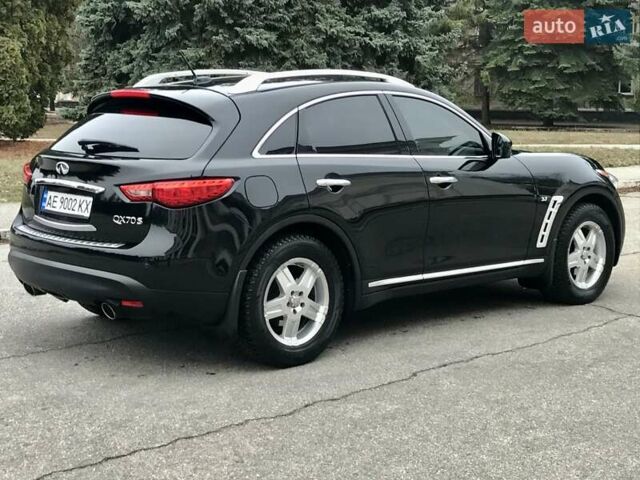 Черный Инфинити QX70, объемом двигателя 3.7 л и пробегом 138 тыс. км за 15900 $, фото 10 на Automoto.ua
