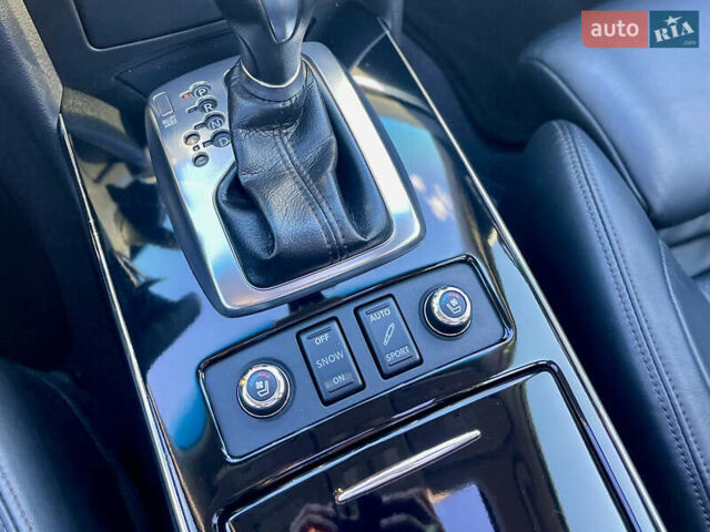 Черный Инфинити QX70, объемом двигателя 5 л и пробегом 171 тыс. км за 18900 $, фото 50 на Automoto.ua