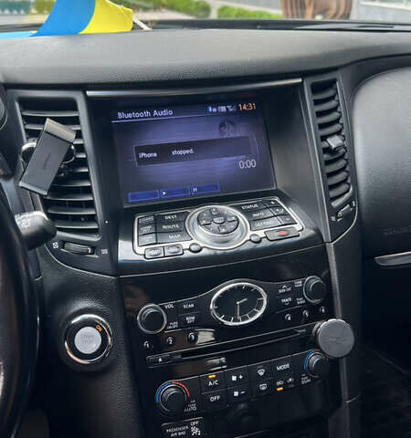 Черный Инфинити QX70, объемом двигателя 3.7 л и пробегом 170 тыс. км за 16500 $, фото 15 на Automoto.ua