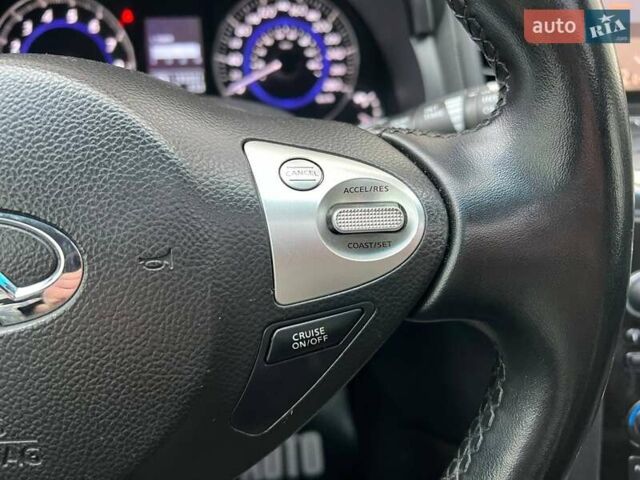 Чорний Інфініті QX70, об'ємом двигуна 3.7 л та пробігом 190 тис. км за 16900 $, фото 19 на Automoto.ua