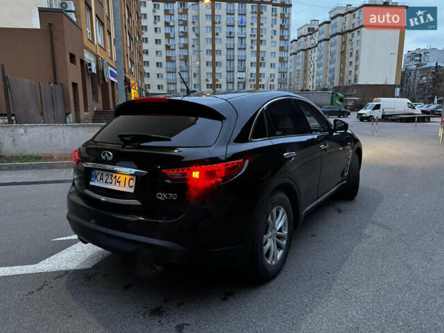 Черный Инфинити QX70, объемом двигателя 3.7 л и пробегом 230 тыс. км за 16500 $, фото 19 на Automoto.ua