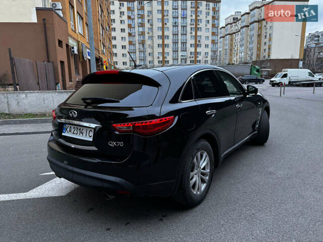 Черный Инфинити QX70, объемом двигателя 3.7 л и пробегом 230 тыс. км за 16500 $, фото 4 на Automoto.ua