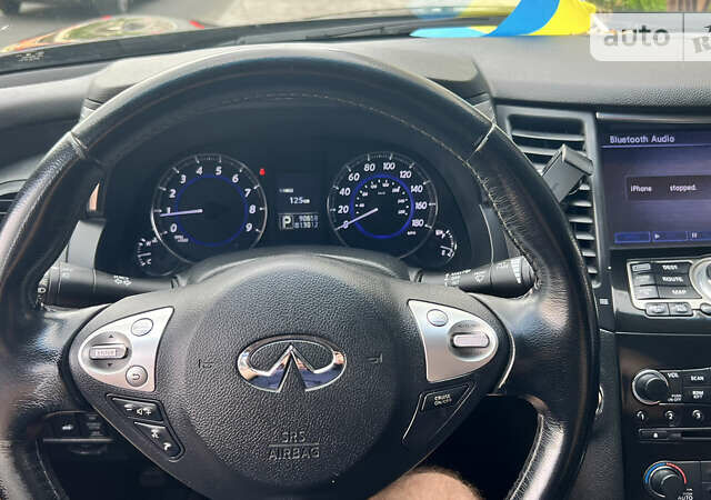 Черный Инфинити QX70, объемом двигателя 3.7 л и пробегом 170 тыс. км за 16500 $, фото 14 на Automoto.ua