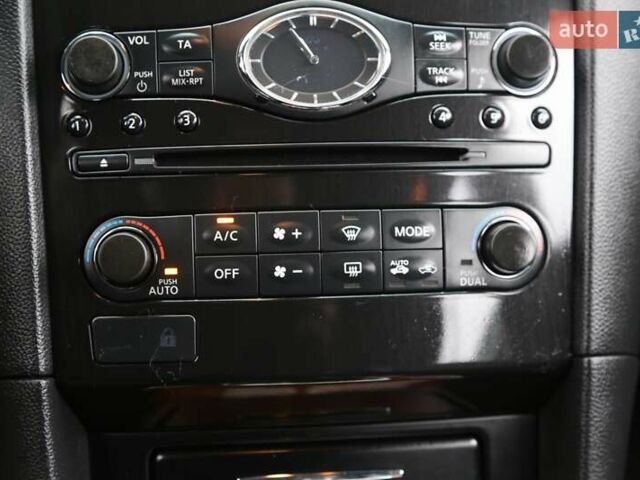 Черный Инфинити QX70, объемом двигателя 3.7 л и пробегом 150 тыс. км за 19500 $, фото 18 на Automoto.ua