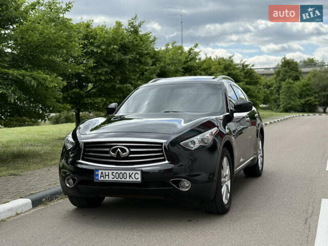 Черный Инфинити QX70, объемом двигателя 3.7 л и пробегом 140 тыс. км за 17300 $, фото 9 на Automoto.ua