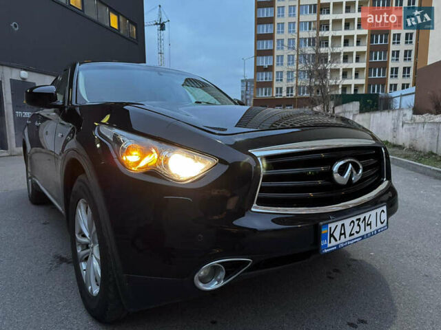 Черный Инфинити QX70, объемом двигателя 3.7 л и пробегом 230 тыс. км за 16500 $, фото 16 на Automoto.ua
