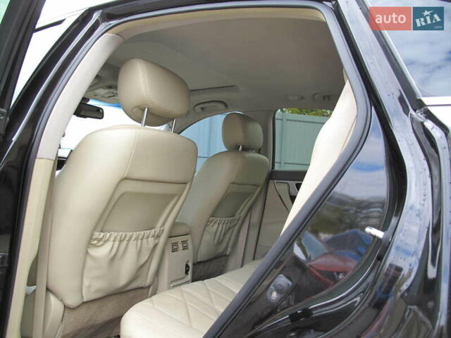 Черный Инфинити QX70, объемом двигателя 3.7 л и пробегом 235 тыс. км за 17300 $, фото 44 на Automoto.ua