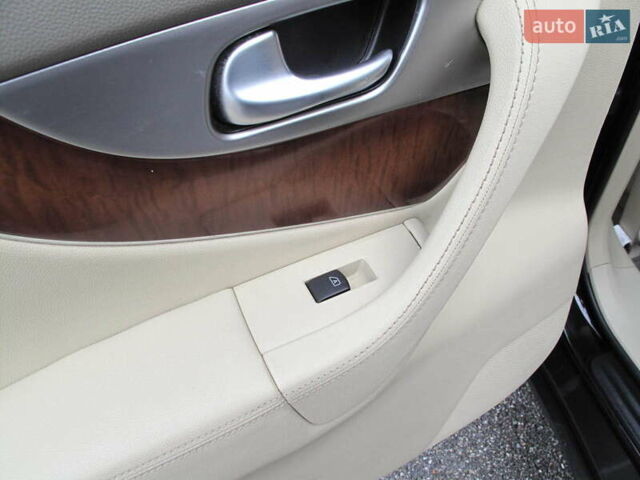 Черный Инфинити QX70, объемом двигателя 3.7 л и пробегом 235 тыс. км за 17300 $, фото 41 на Automoto.ua