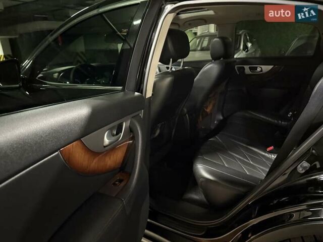 Черный Инфинити QX70, объемом двигателя 3.7 л и пробегом 151 тыс. км за 19700 $, фото 47 на Automoto.ua