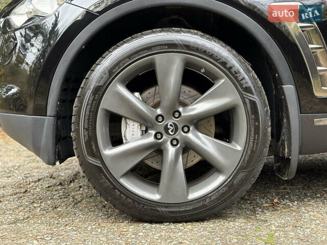 Инфинити QX70 2013 в Киеве на Automoto.ua Черный Инфинити QX70, объемом двигателя 3.7 л и пробегом 136 тыс. км за 18900 $, фото 6 на Automoto.ua