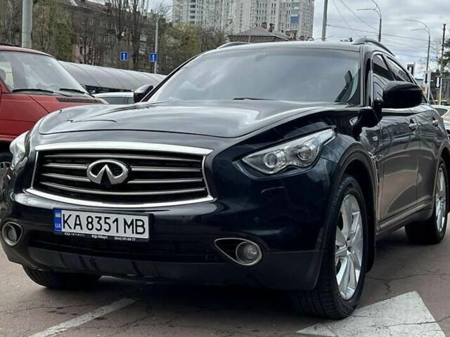 Черный Инфинити QX70, объемом двигателя 3 л и пробегом 265 тыс. км за 19500 $, фото 1 на Automoto.ua