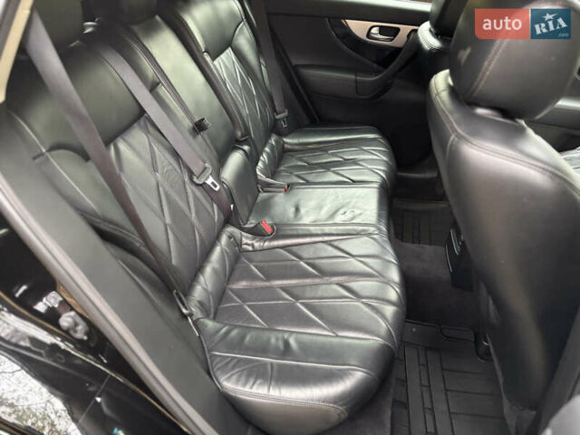 Инфинити QX70 2013 в Киеве на Automoto.ua Черный Инфинити QX70, объемом двигателя 3.7 л и пробегом 136 тыс. км за 18900 $, фото 24 на Automoto.ua