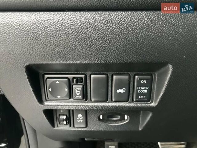 Черный Инфинити QX70, объемом двигателя 3.7 л и пробегом 138 тыс. км за 15900 $, фото 19 на Automoto.ua