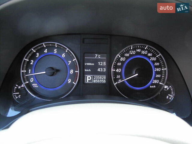 Черный Инфинити QX70, объемом двигателя 3.7 л и пробегом 235 тыс. км за 17300 $, фото 79 на Automoto.ua