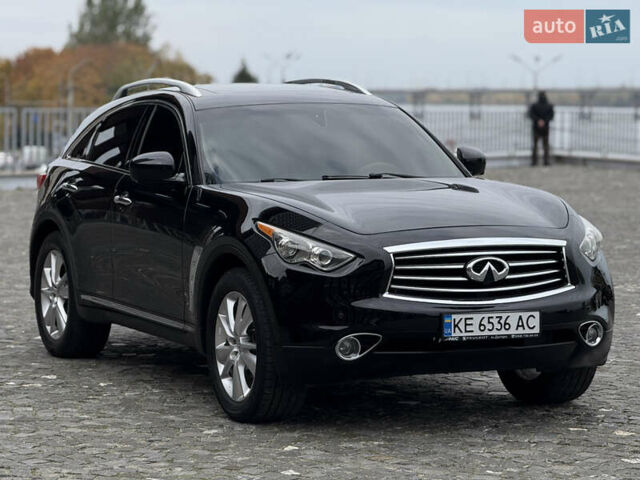 Черный Инфинити QX70, объемом двигателя 3.7 л и пробегом 131 тыс. км за 14299 $, фото 5 на Automoto.ua