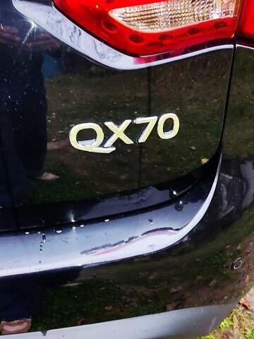 Черный Инфинити QX70, объемом двигателя 3.7 л и пробегом 192 тыс. км за 15500 $, фото 13 на Automoto.ua