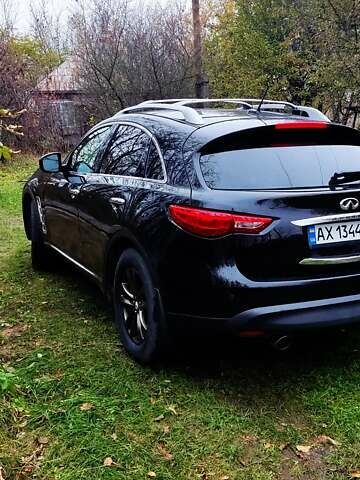 Черный Инфинити QX70, объемом двигателя 3.7 л и пробегом 192 тыс. км за 15500 $, фото 7 на Automoto.ua