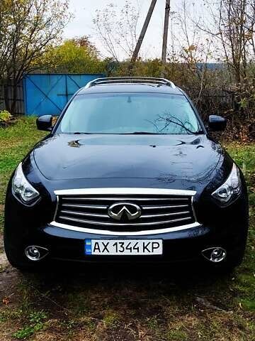Черный Инфинити QX70, объемом двигателя 3.7 л и пробегом 192 тыс. км за 15500 $, фото 10 на Automoto.ua