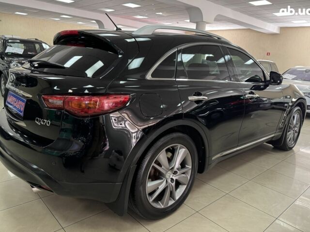 Черный Инфинити QX70, объемом двигателя 0 л и пробегом 219 тыс. км за 15500 $, фото 7 на Automoto.ua