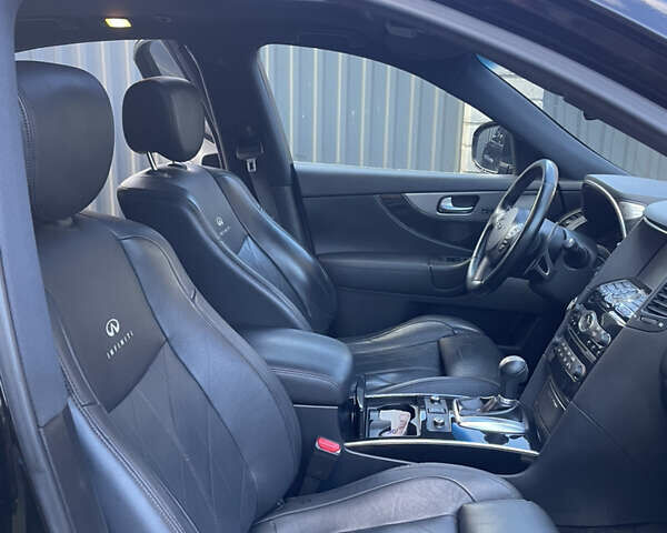 Чорний Інфініті QX70, об'ємом двигуна 2.99 л та пробігом 167 тис. км за 23000 $, фото 4 на Automoto.ua