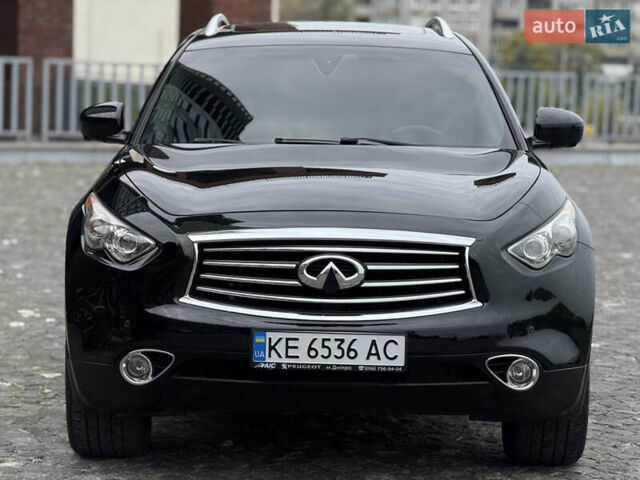 Черный Инфинити QX70, объемом двигателя 3.7 л и пробегом 131 тыс. км за 13599 $, фото 4 на Automoto.ua