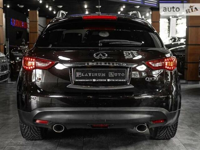 Чорний Інфініті QX70, об'ємом двигуна 3.7 л та пробігом 82 тис. км за 26900 $, фото 16 на Automoto.ua