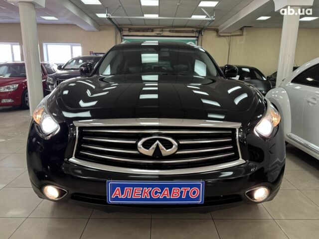 Черный Инфинити QX70, объемом двигателя 0 л и пробегом 219 тыс. км за 15500 $, фото 1 на Automoto.ua