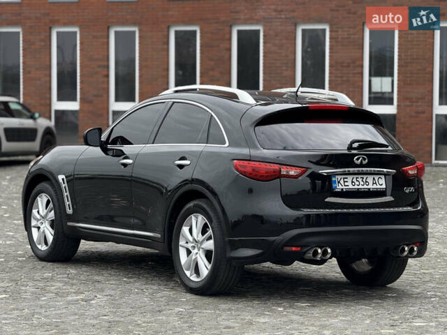 Черный Инфинити QX70, объемом двигателя 3.7 л и пробегом 131 тыс. км за 14299 $, фото 10 на Automoto.ua