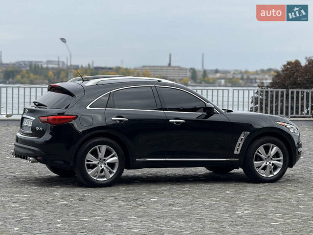 Черный Инфинити QX70, объемом двигателя 3.7 л и пробегом 131 тыс. км за 14299 $, фото 7 на Automoto.ua