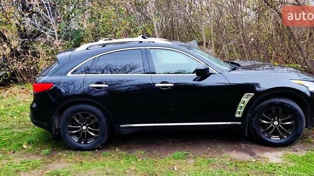 Черный Инфинити QX70, объемом двигателя 3.7 л и пробегом 192 тыс. км за 15500 $, фото 1 на Automoto.ua