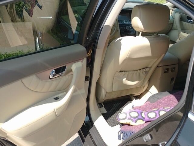 Черный Инфинити QX70, объемом двигателя 3.7 л и пробегом 172 тыс. км за 14279 $, фото 3 на Automoto.ua