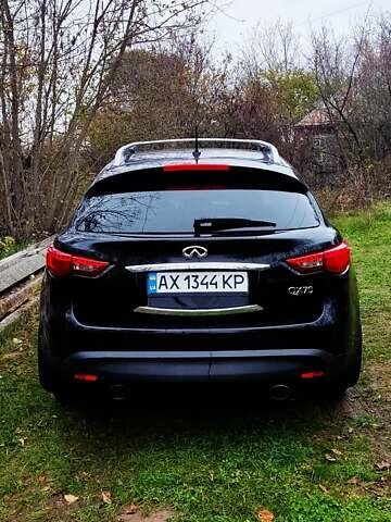 Черный Инфинити QX70, объемом двигателя 3.7 л и пробегом 192 тыс. км за 15500 $, фото 8 на Automoto.ua