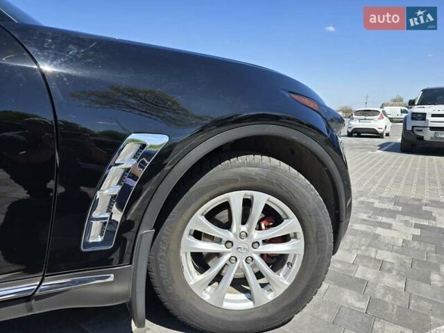 Чорний Інфініті QX70, об'ємом двигуна 3.7 л та пробігом 186 тис. км за 17800 $, фото 17 на Automoto.ua