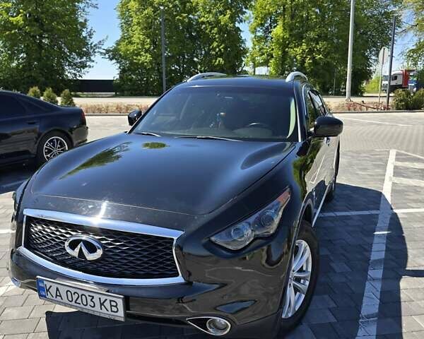 Чорний Інфініті QX70, об'ємом двигуна 3.7 л та пробігом 186 тис. км за 17800 $, фото 21 на Automoto.ua