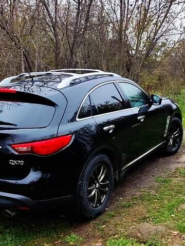 Черный Инфинити QX70, объемом двигателя 3.7 л и пробегом 192 тыс. км за 15500 $, фото 12 на Automoto.ua