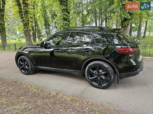 Чорний Інфініті QX70, об'ємом двигуна 3.7 л та пробігом 145 тис. км за 24500 $, фото 2 на Automoto.ua