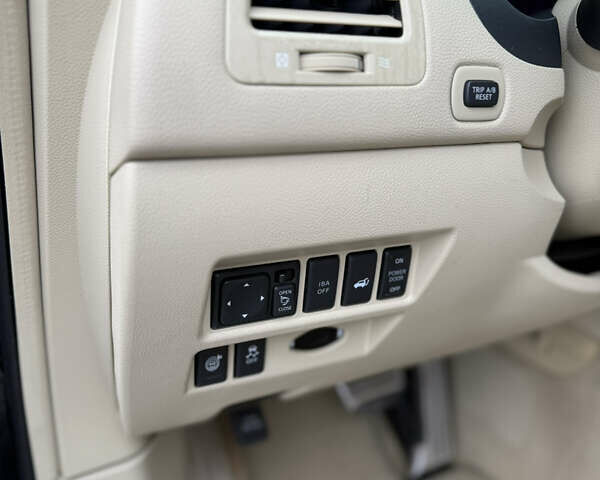 Черный Инфинити QX70, объемом двигателя 3.7 л и пробегом 131 тыс. км за 14299 $, фото 16 на Automoto.ua