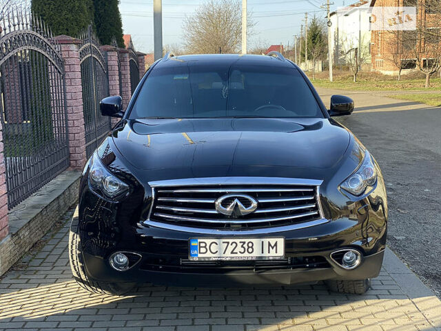 Черный Инфинити QX70, объемом двигателя 3 л и пробегом 80 тыс. км за 25000 $, фото 4 на Automoto.ua