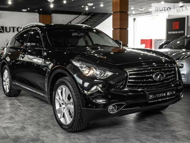 Чорний Інфініті QX70, об'ємом двигуна 3.7 л та пробігом 82 тис. км за 26900 $, фото 3 на Automoto.ua