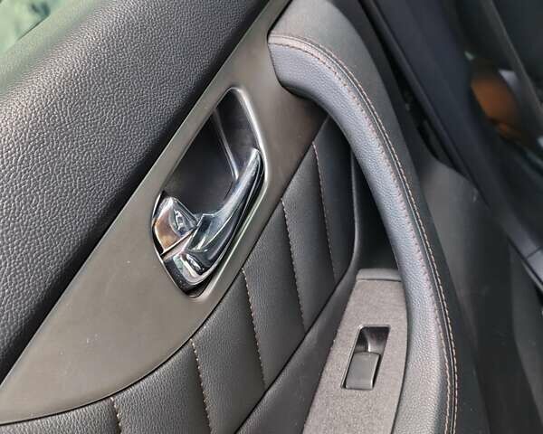 Черный Инфинити QX70, объемом двигателя 3.7 л и пробегом 234 тыс. км за 20500 $, фото 11 на Automoto.ua