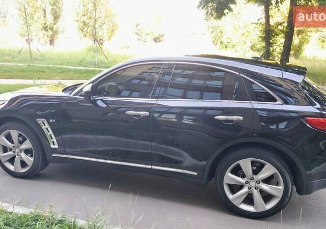 Черный Инфинити QX70, объемом двигателя 3.7 л и пробегом 98 тыс. км за 16800 $, фото 5 на Automoto.ua
