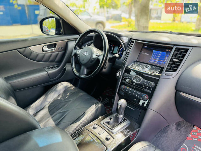 Черный Инфинити QX70, объемом двигателя 3 л и пробегом 215 тыс. км за 17500 $, фото 34 на Automoto.ua