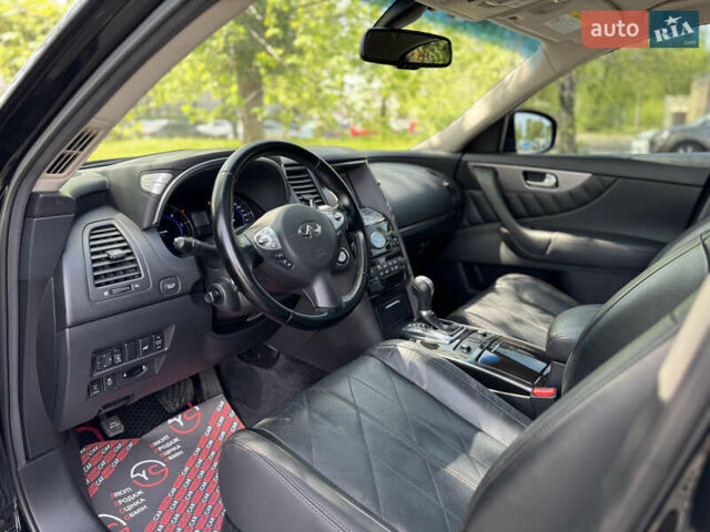 Черный Инфинити QX70, объемом двигателя 3 л и пробегом 215 тыс. км за 17800 $, фото 27 на Automoto.ua