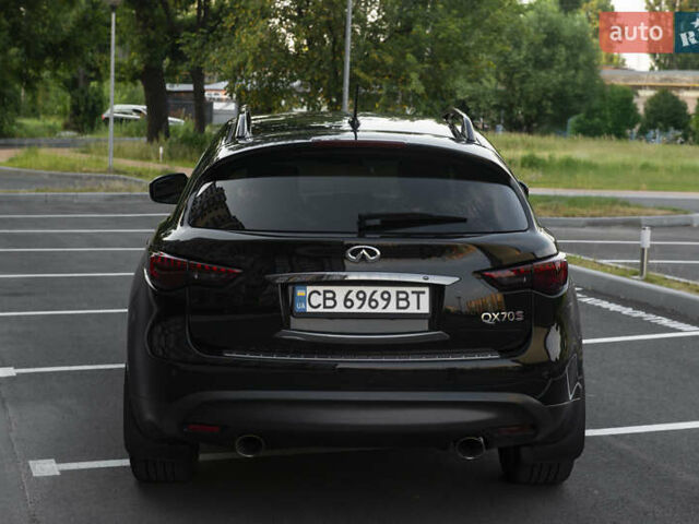 Черный Инфинити QX70, объемом двигателя 3.7 л и пробегом 124 тыс. км за 23000 $, фото 16 на Automoto.ua