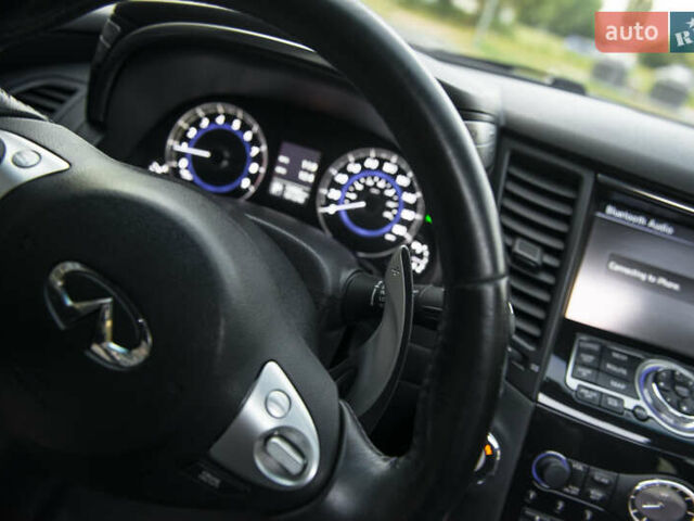 Черный Инфинити QX70, объемом двигателя 3.7 л и пробегом 124 тыс. км за 23000 $, фото 32 на Automoto.ua