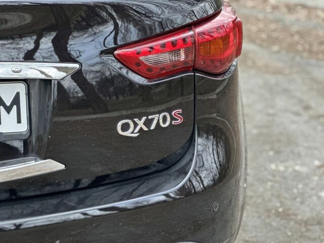 Чорний Інфініті QX70, об'ємом двигуна 3 л та пробігом 142 тис. км за 21800 $, фото 9 на Automoto.ua