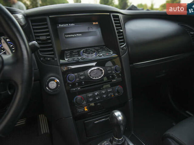 Черный Инфинити QX70, объемом двигателя 3.7 л и пробегом 124 тыс. км за 23000 $, фото 38 на Automoto.ua